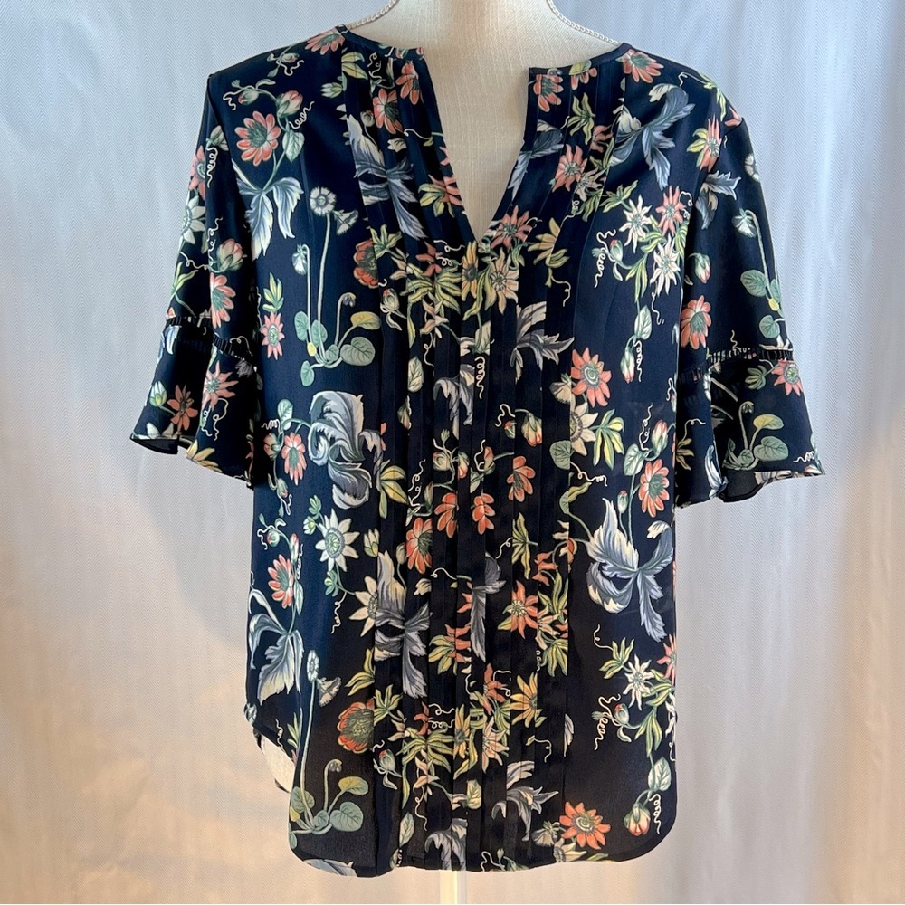 Ann Taylor Blue Wildflower Floral Short Flutter Sleeves Pintucked V Neck Top XS👍
